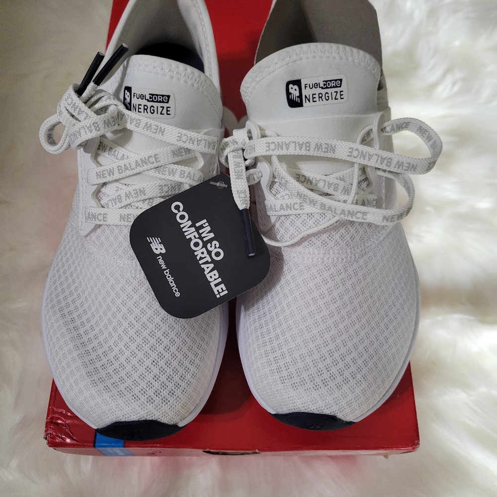 New Balance Women's FuelCore Nergize V1 Sneaker Size 5
